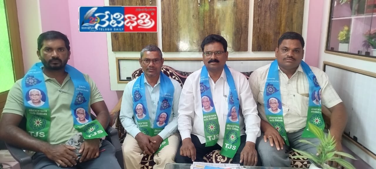 బీసీలకు 42 శాతం రిజర్వేషన్లకు కేంద్రముచట్ట భద్రత కల్పించాలలి..