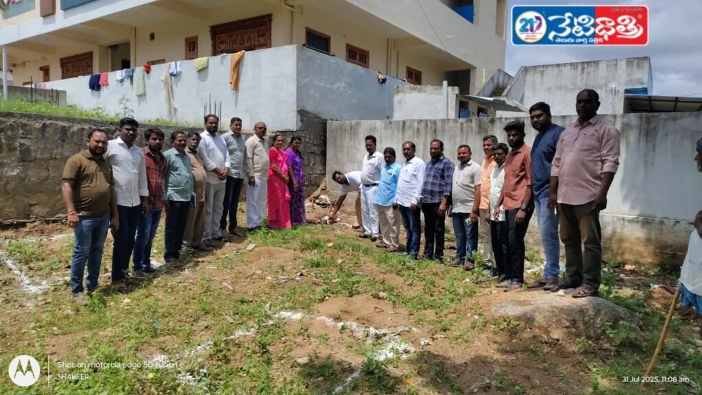 Municipal Commissioner Manohar.