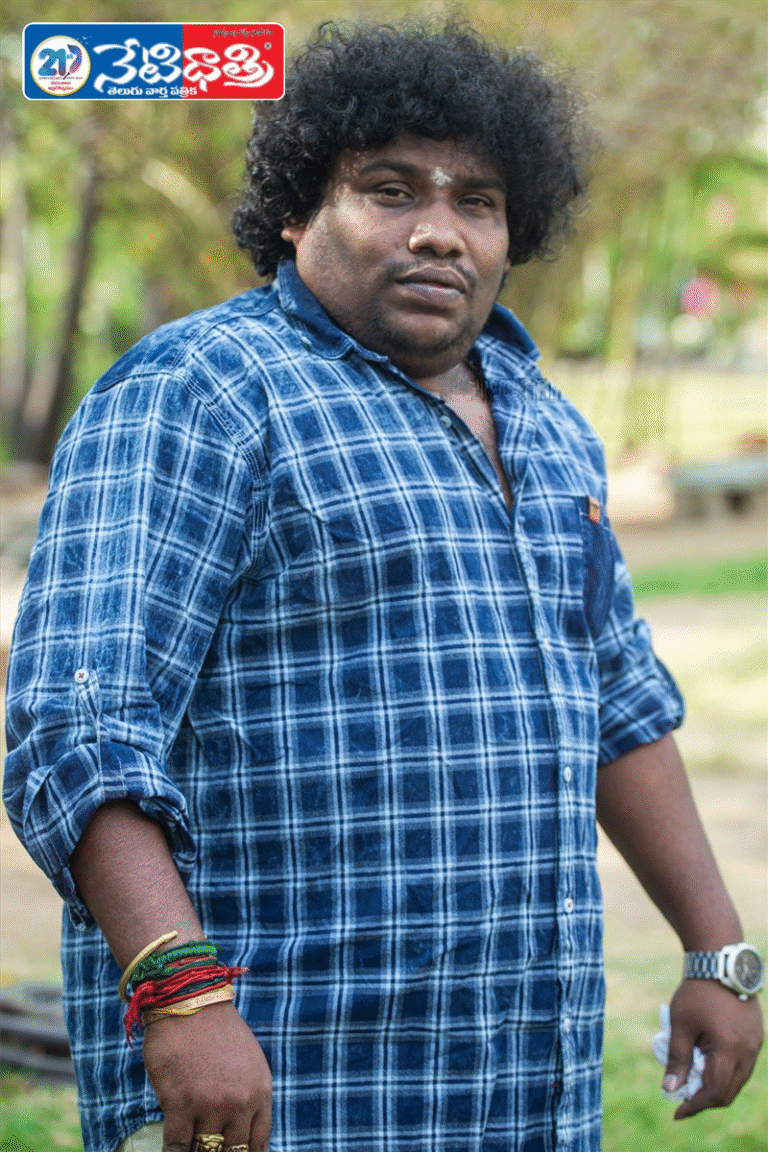 Yogi_Babu_at_the_Sema_Press_Meet