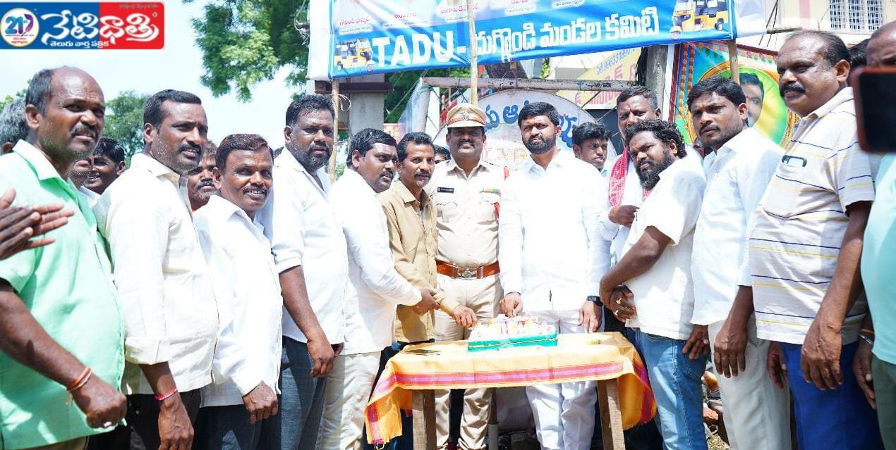 ఆటో డ్రైవర్ కార్మికులను ప్రభుత్వమే ఆదుకోవాలి.