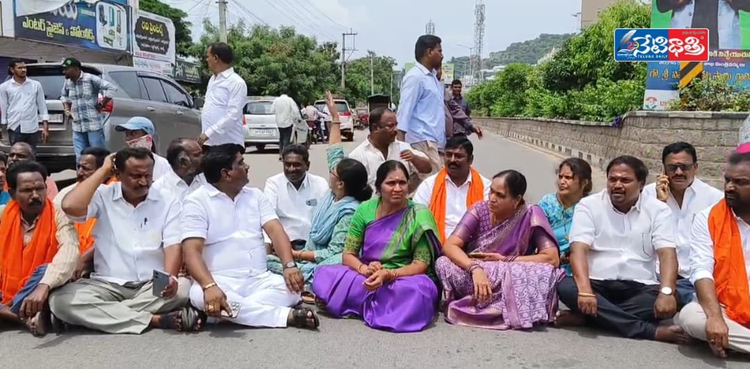 రామాలయాన్ని ఎండోమెంట్ కు అప్పగించడం దారుణం..