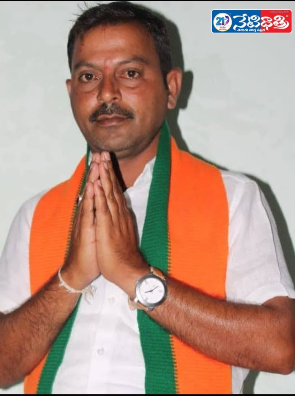 రైతులకు నీళ్లు ఇవ్వకుండా కేవలం రైతు భీమా ప్రచారం..