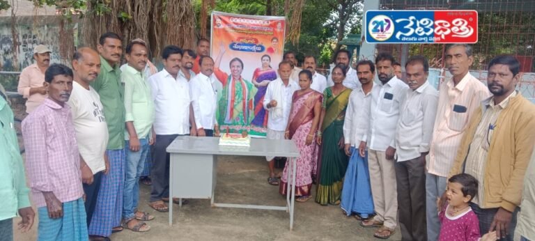 TPCC Vice President Anumandla Jhansi Reddy