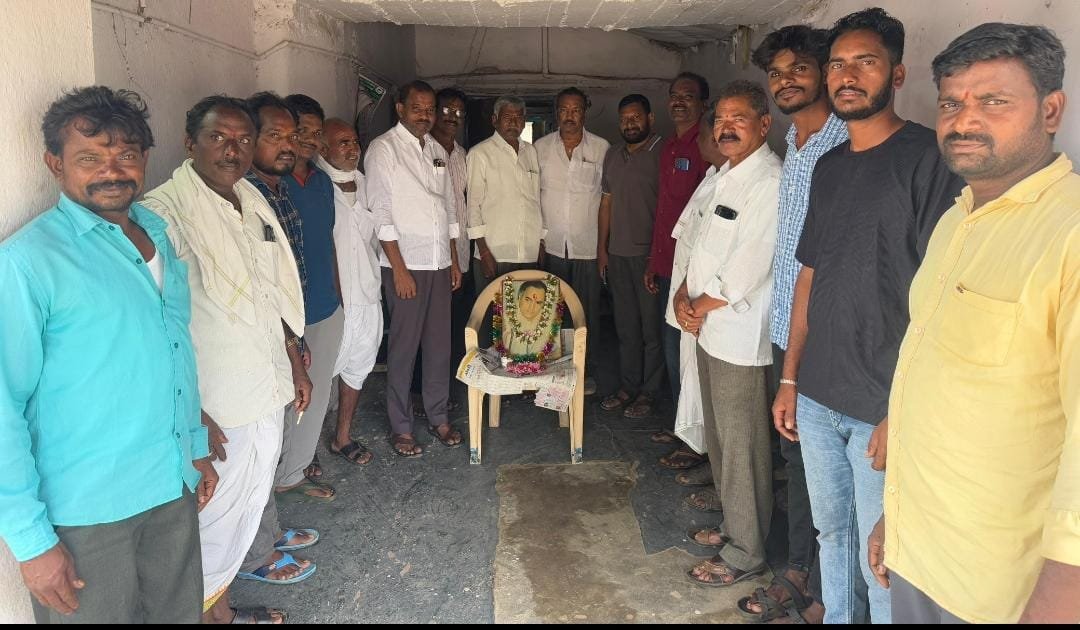 “రాజీవ్ గాంధీ జయంతి సందర్భంగా కాంగ్రెస్ నేతల ఘన నివాళులు”