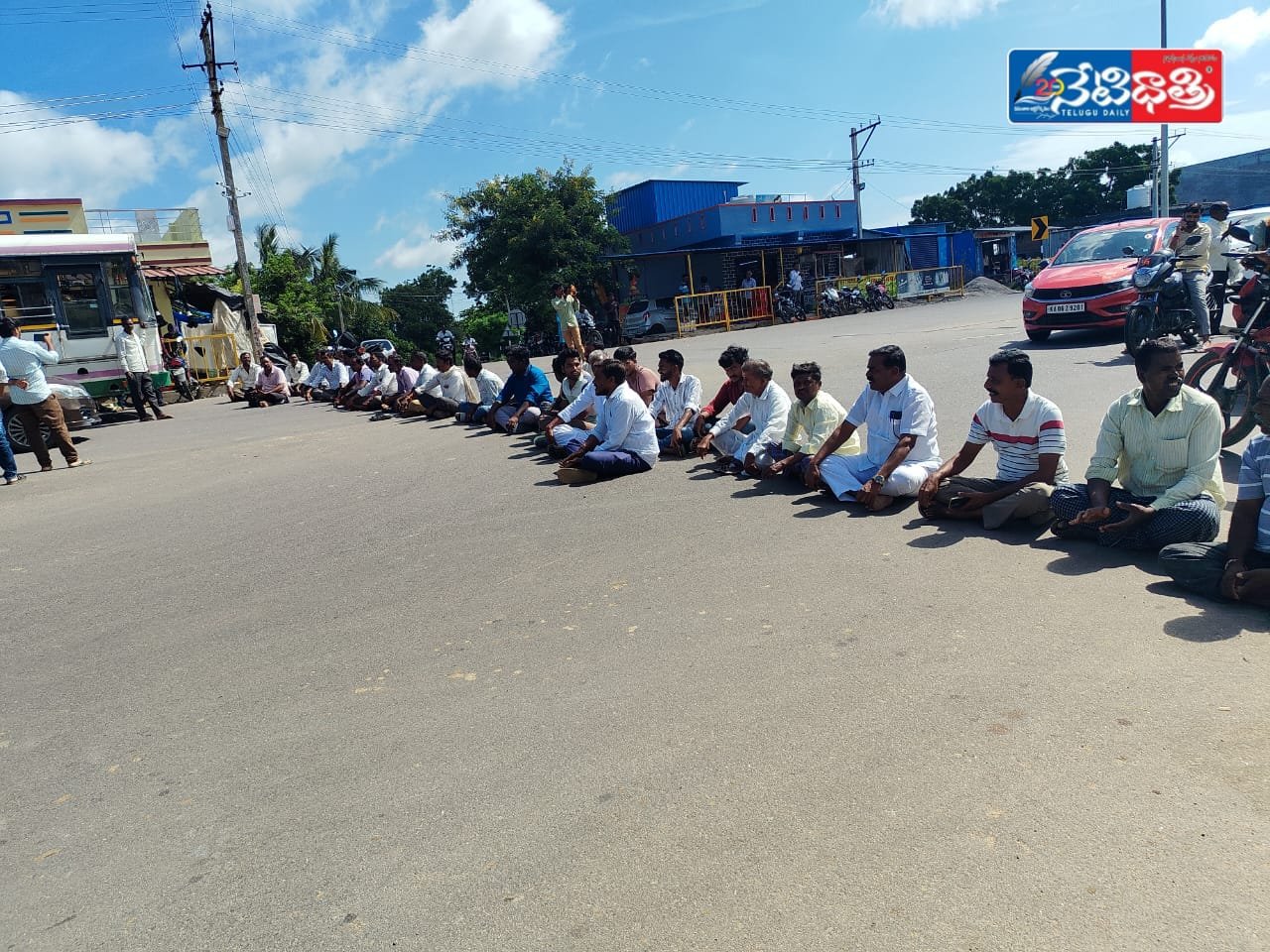 Farmers Protest Over Urea Shortage in Konapur