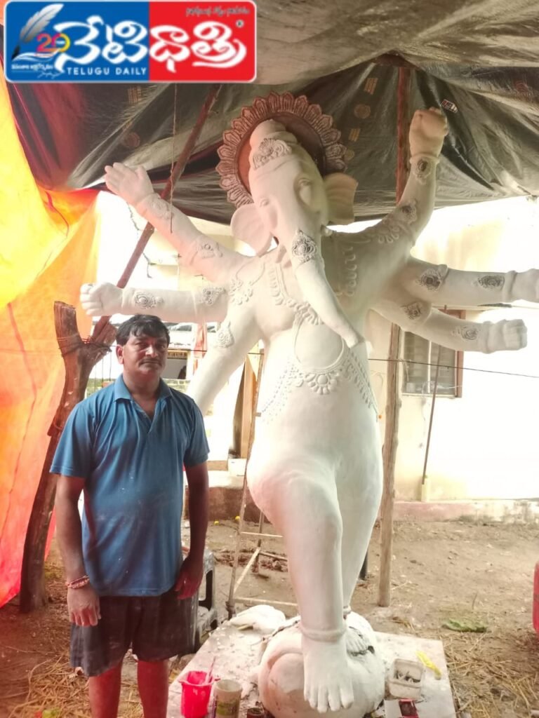 Clay Ganesh Idols.