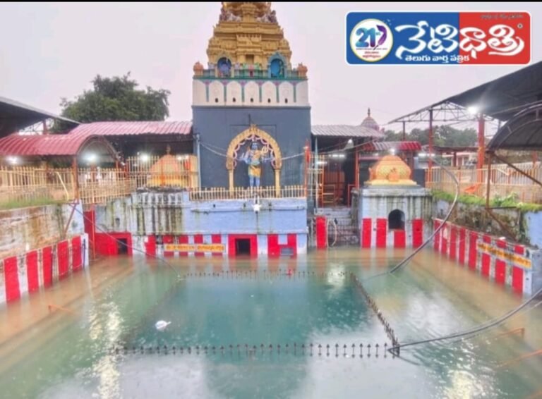 "Amrutagundam Overflows at Zharasangam Temple"