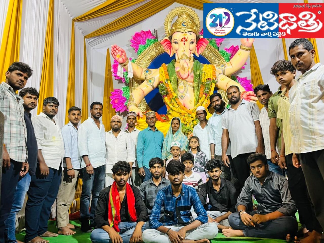 Muslim Brothers Offer Special Prayers to Lord Ganesha