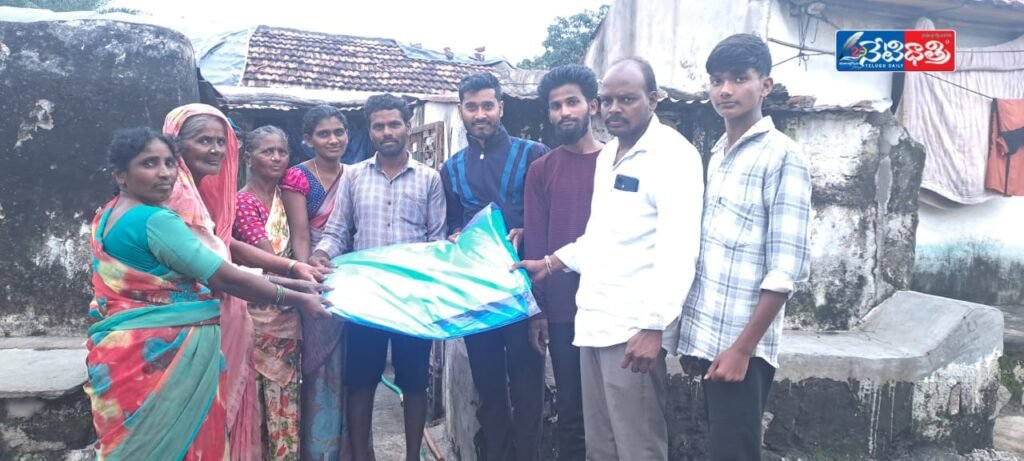 Tarpaulin aid for rain-hit family in Jhansi Lingapur