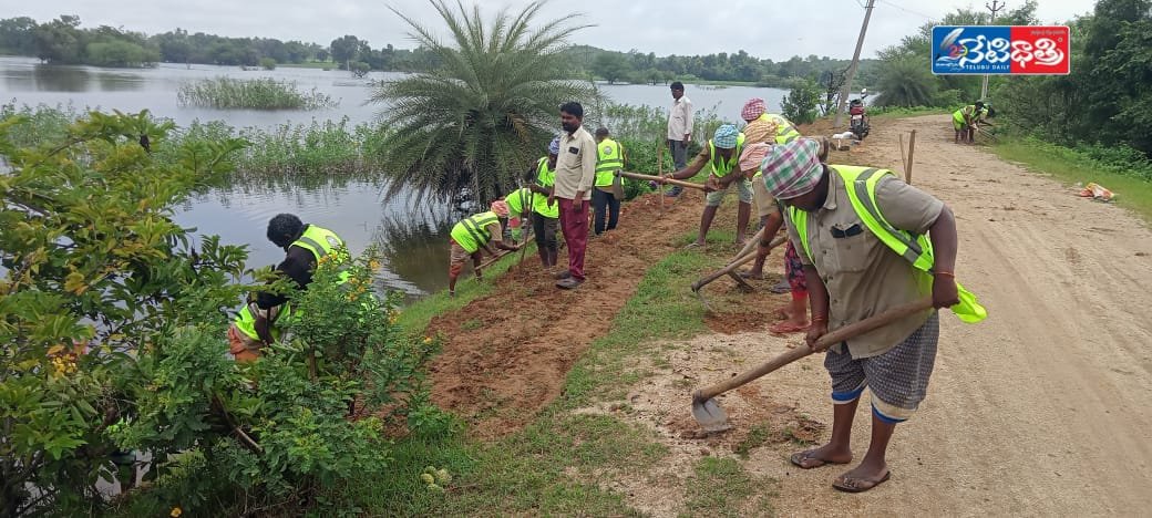 రామాయంపేట పట్టణంలో బతుకమ్మ సంబరాల సన్నాహాలు..