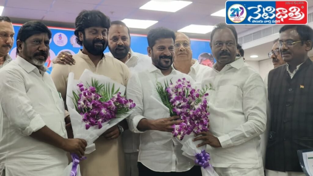 Singareni Workers Get Dasara Bonus