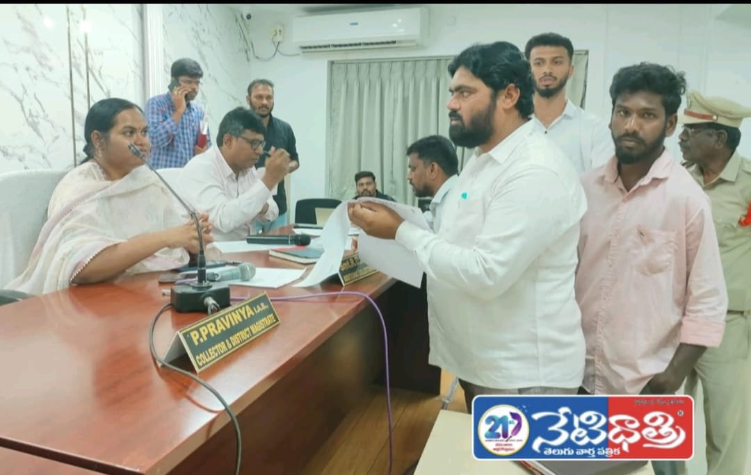 రోడ్డుకు మరమ్మత్తులు చేయించాలని వినతి….