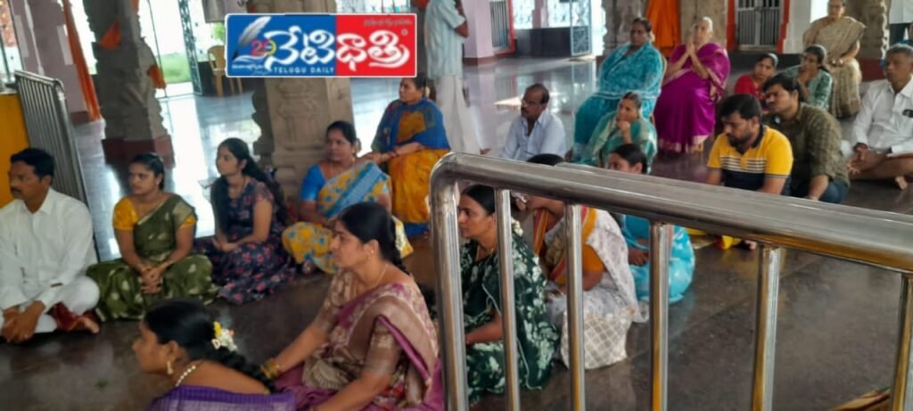 Former Councilor Participates in Temple Navaratri Pooja