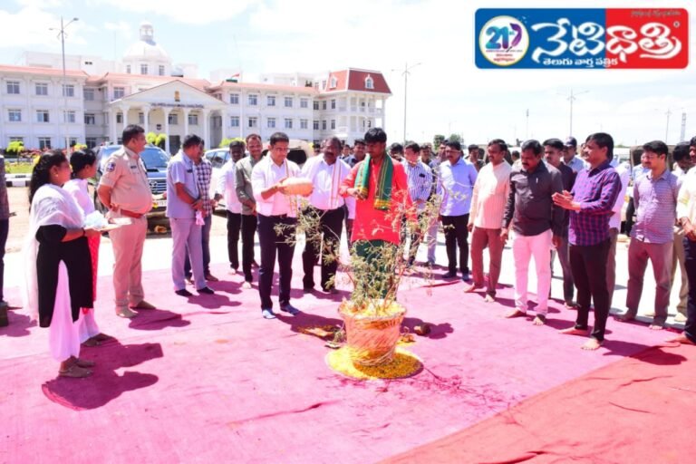 Sirisilla SP Extends Dasara Greetings to People and Police Staff