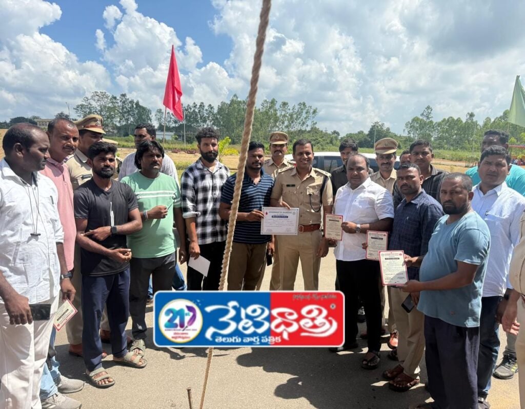 Congress Leaders Donate Blood on Police Martyrs Day