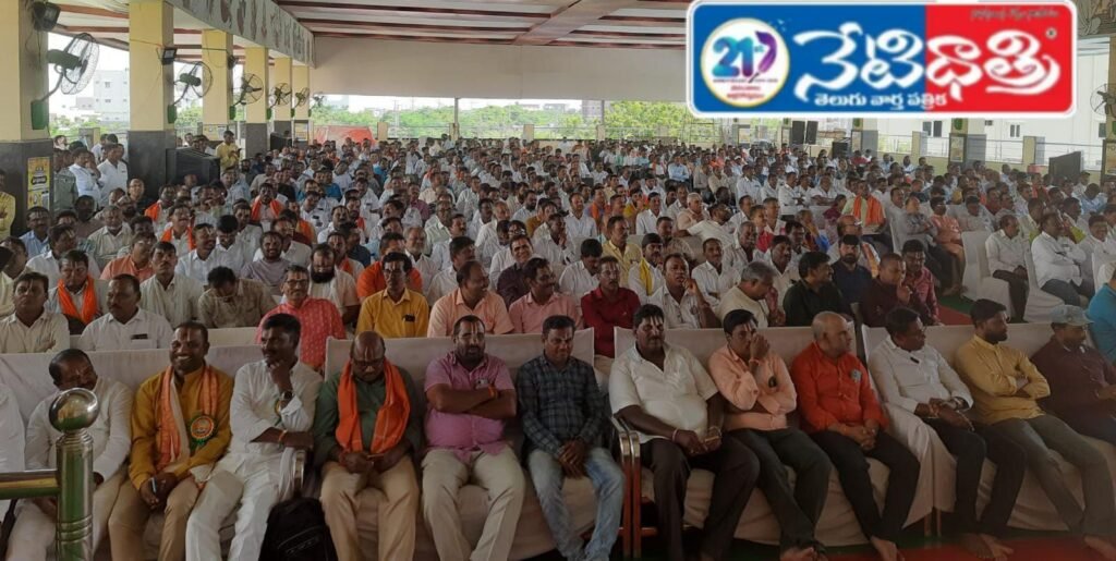 2,500 Srinivasas Unite on One Stage