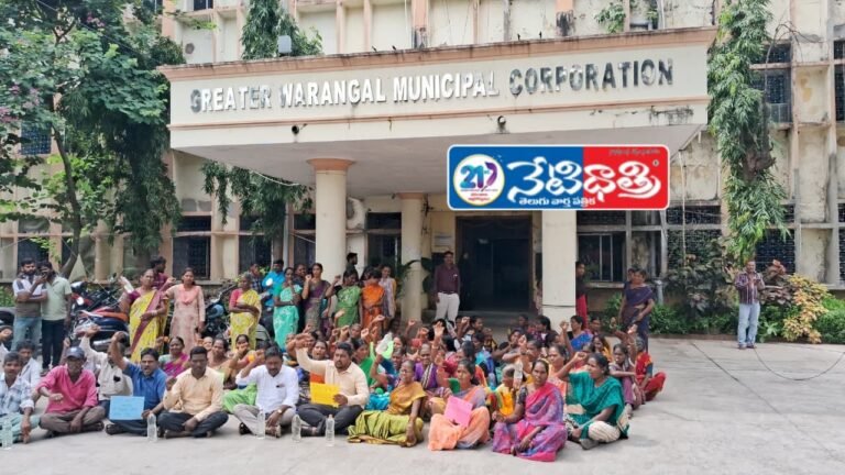Unique Protest Over Water Issue in Warangal