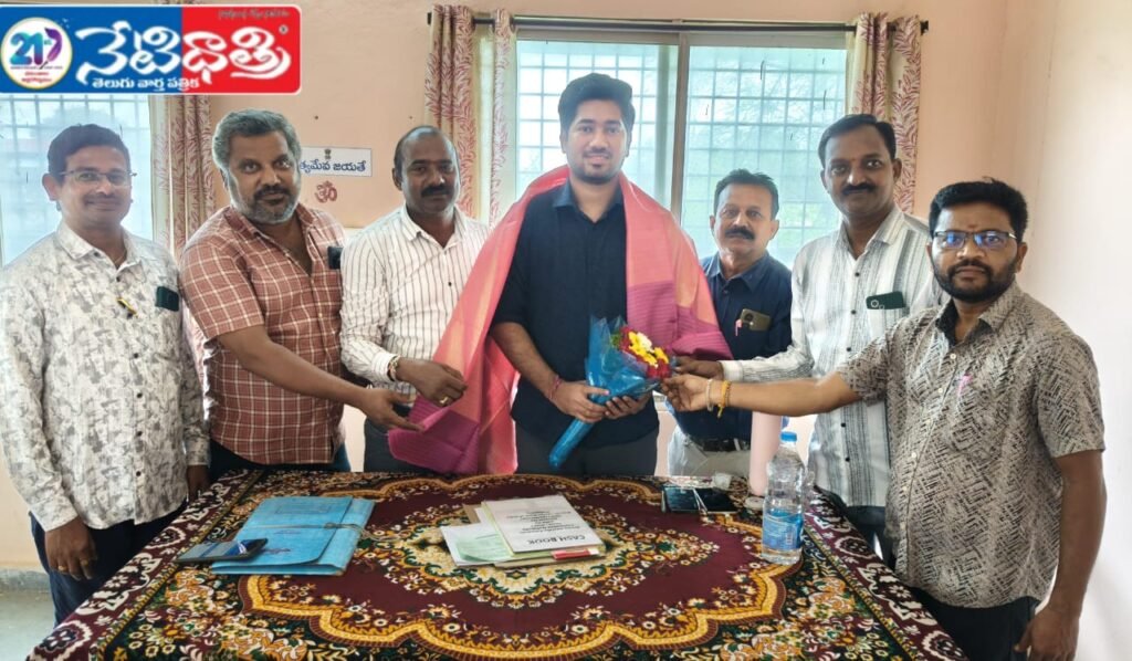 PRTU Members Felicitate New MPDO in Nallabelli