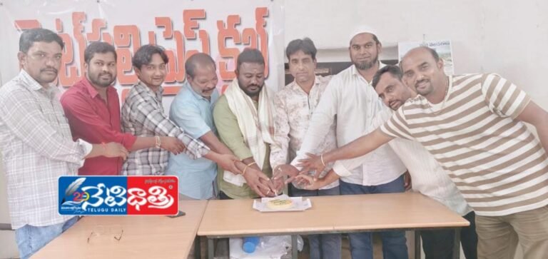 Aaga Suresh Birthday Celebrated at Metpalli Press Club