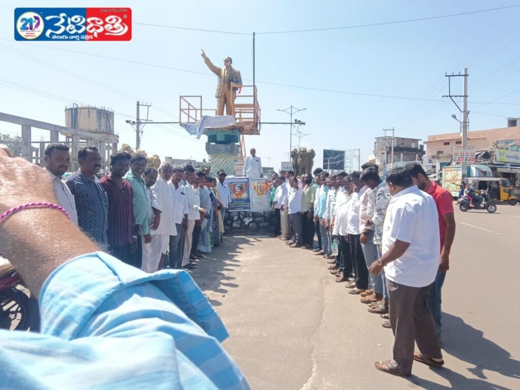 Congress Leaders Pay Tribute to Indira Gandhi and Sardar Patel
