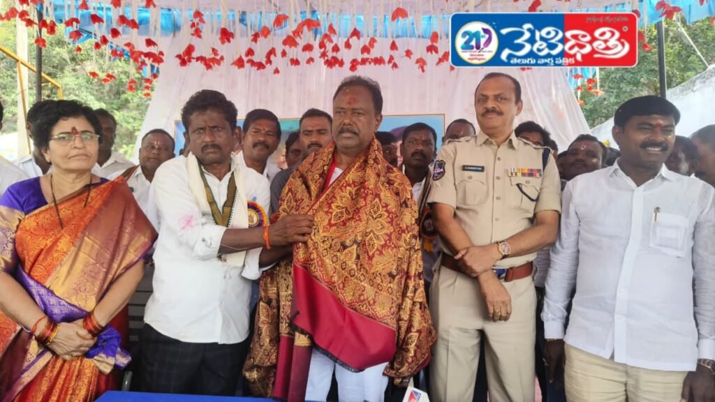 “MLA GSR Offers Prayers at Buguloni Venkateswara Temple”