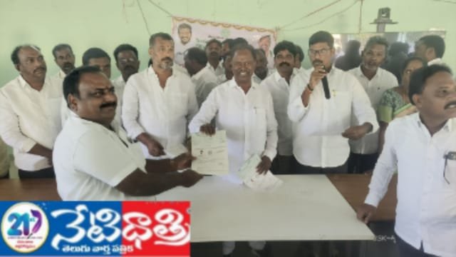 MLA Distributes CMRF Cheques to Beneficiaries