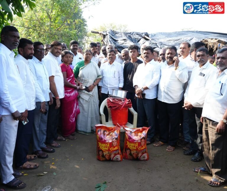 Sithakka Supports Fire Victim Family