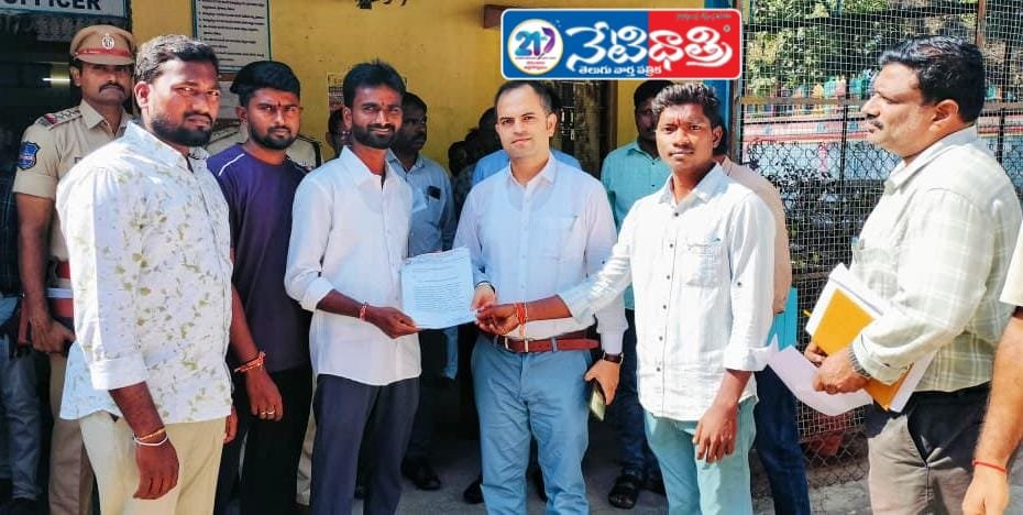 BJP Fight Lowers Sand Loading Charges