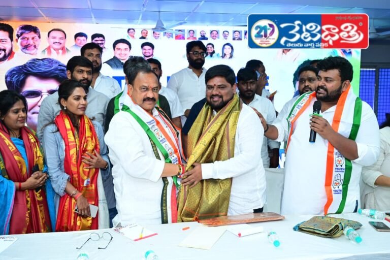 PCC Chief Felicitates Karnakar