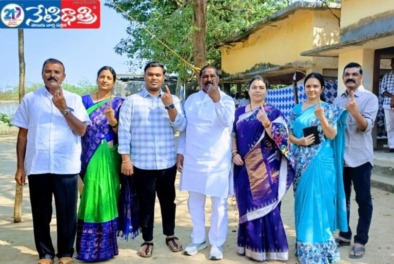 Narsampet MLA Donti Casts His Vote