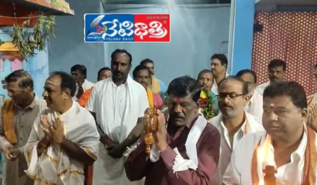 Former Councillor Participates in Panduranga Swamy Pallaki Seva