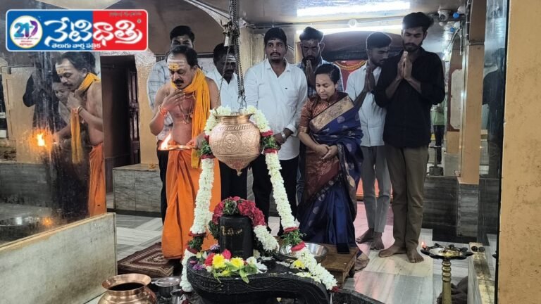 Special Poojas Held on Teenmaar Mallanna’s Birthday
