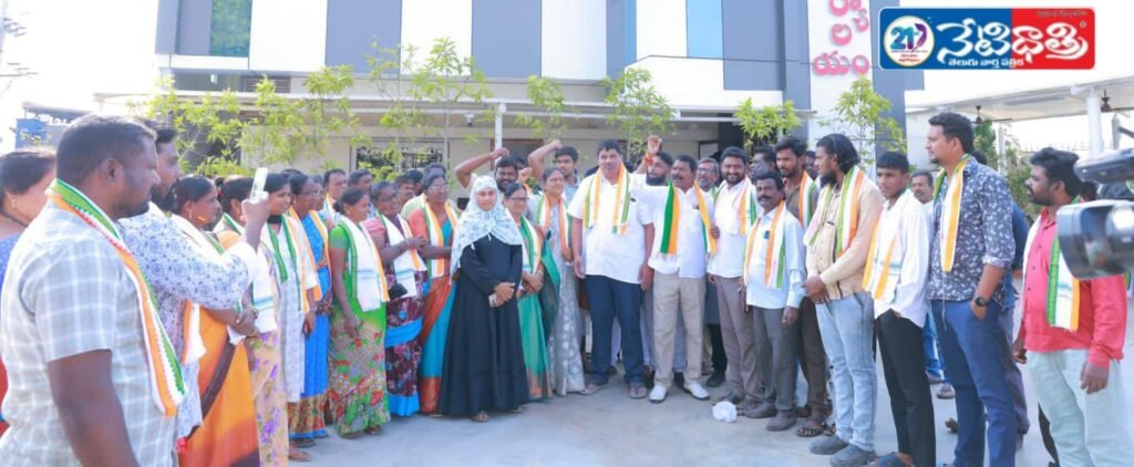 200 BRS Leaders Join Congress in Karimnagar