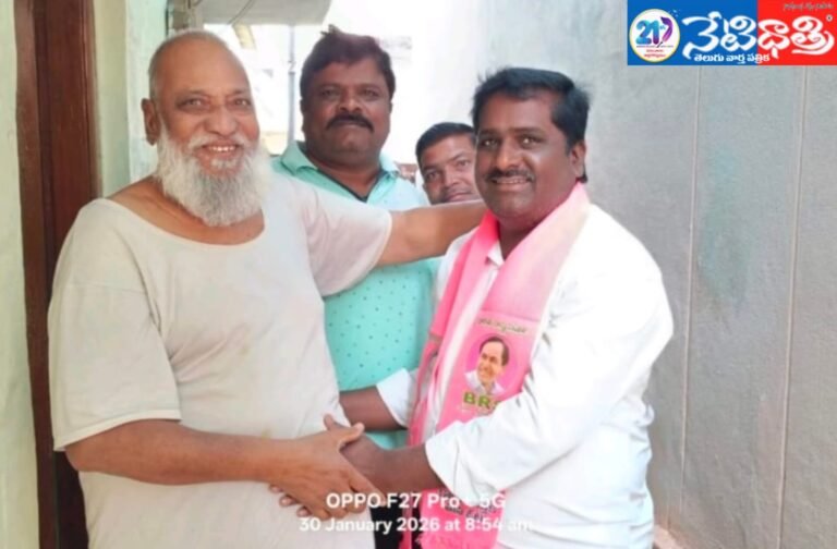 Mulkallapalli Sarpanch Offers Votive Ornaments to Sammakka-Saralamma