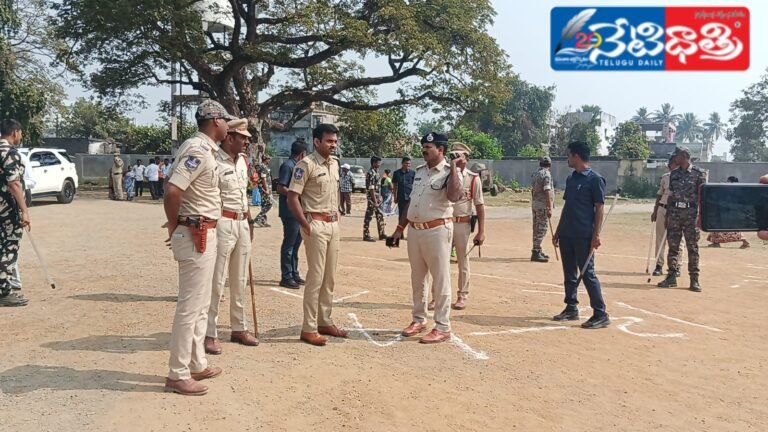 SP Dr Shabarish Inspects Kesamudram Polling Centres