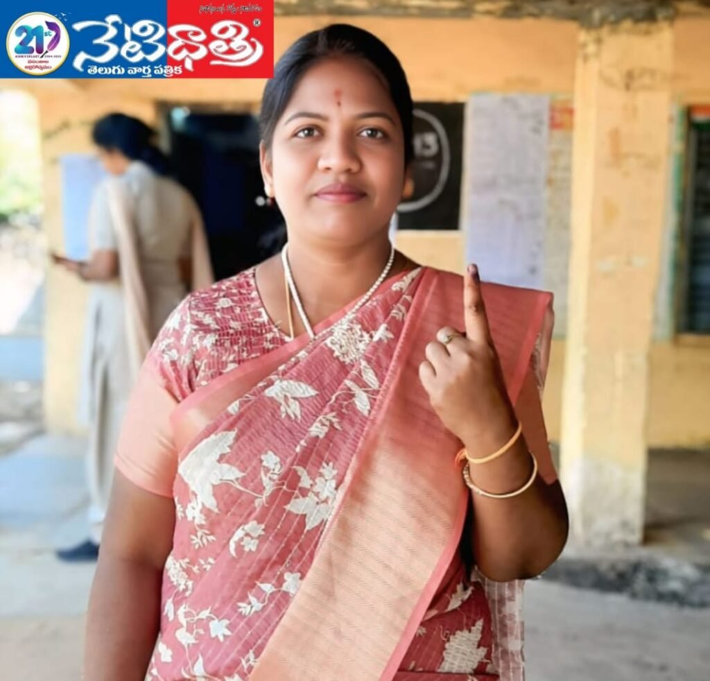 BRS Women Convener Kadari Jyothi Casts Vote