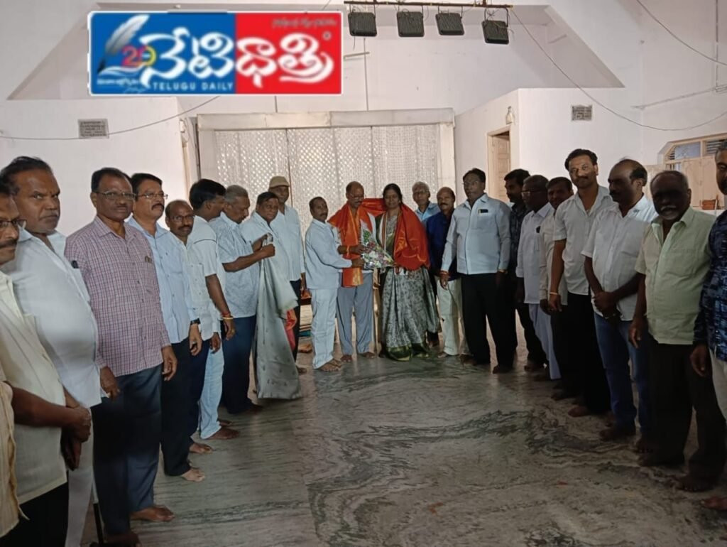 Municipal Chairman Madhavi Ramesh Offers Special Prayers at Vasavi Temple