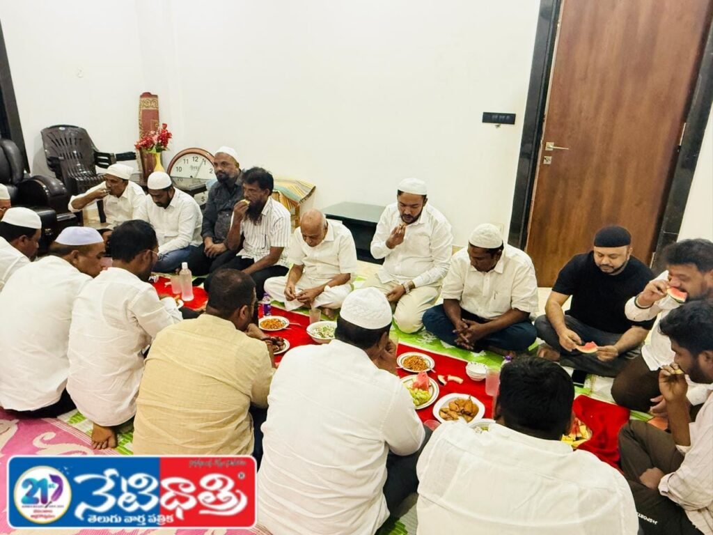 Former Chairman Hosts Iftar Dinner