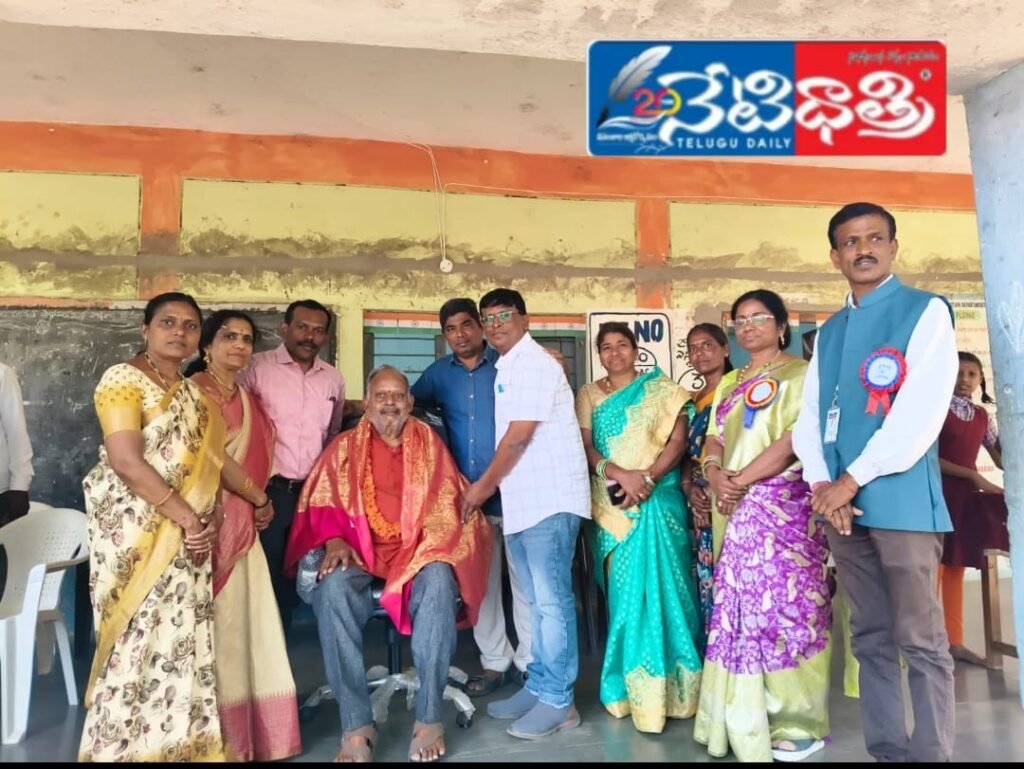 Computers and Furniture Donated to Desarajupalli School