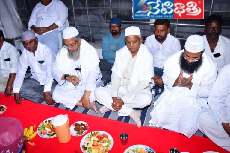 Raavula Attends Iftar, Calls for Peaceful Festivals