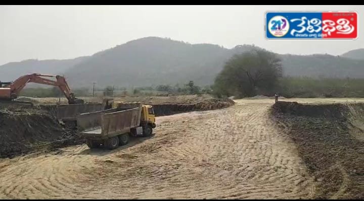 Farmers Demand Speed Up of Seetharama Project