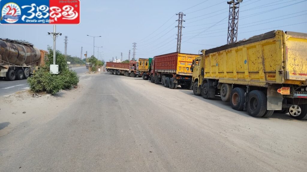 Accident Risk Near STPP Due to Parked Lorries