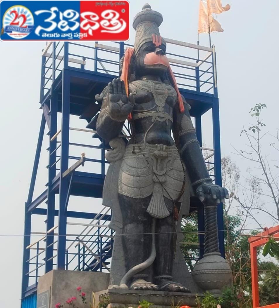 Hanuman Monolithic Idol Attracts Devotees