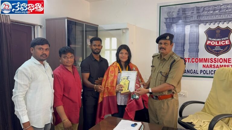 Akhila Wins Silver in Powerlifting