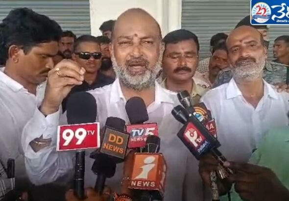 Bandi Sanjay Questions Restrictions on RTC Worker Last Rites