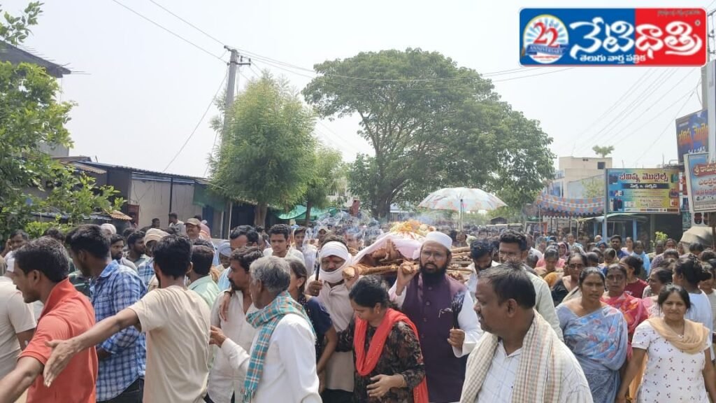 Syed Iqbal Hussain Pays Tribute